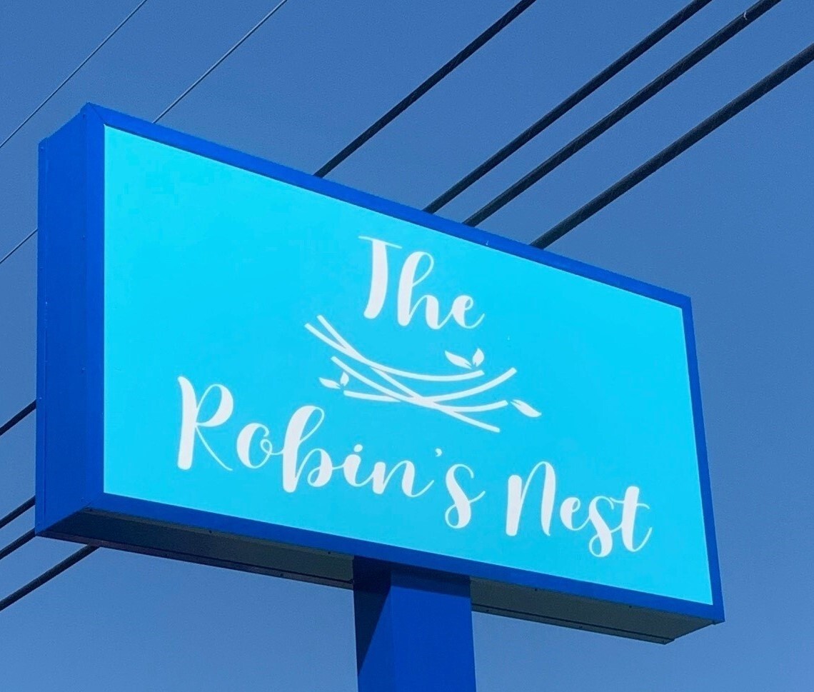 RobinsNestSign2Cropped5